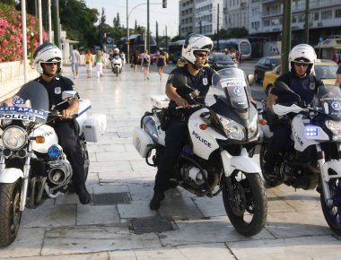 Κύπρος: Αστυνομικός τη χτύπησε με το υπηρεσιακό κράνος... επειδή του είπε να χωρίσουν